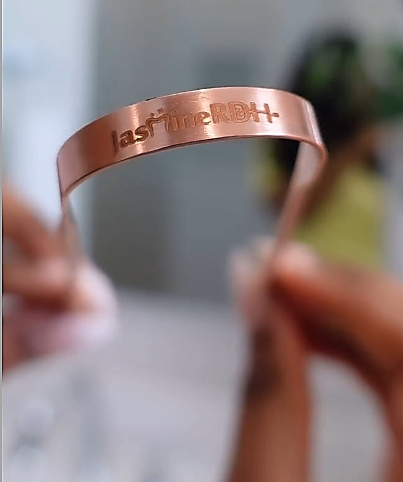 JasmineRDH Professional Copper Tongue Scraper - Eliminate Bad Breath in 30 Seconds - Ayurvedic Design